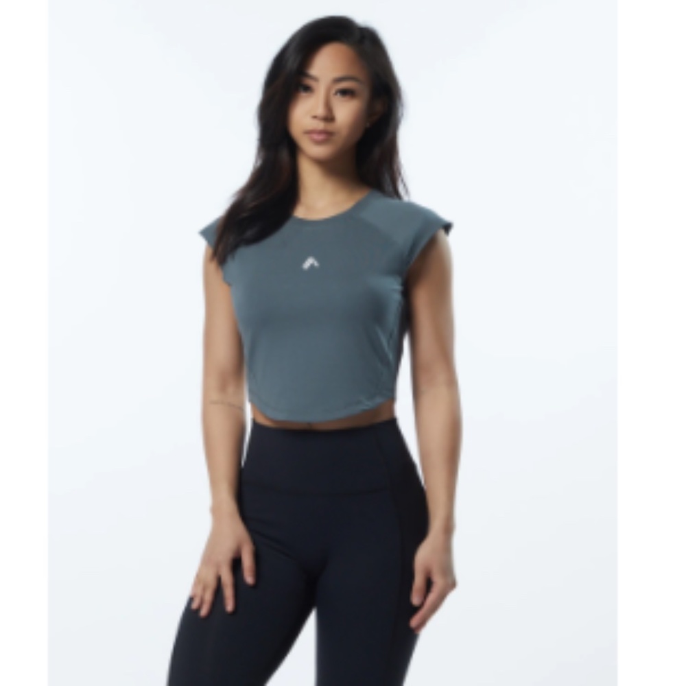 Velocity Crop Tee - Porcelain Grey